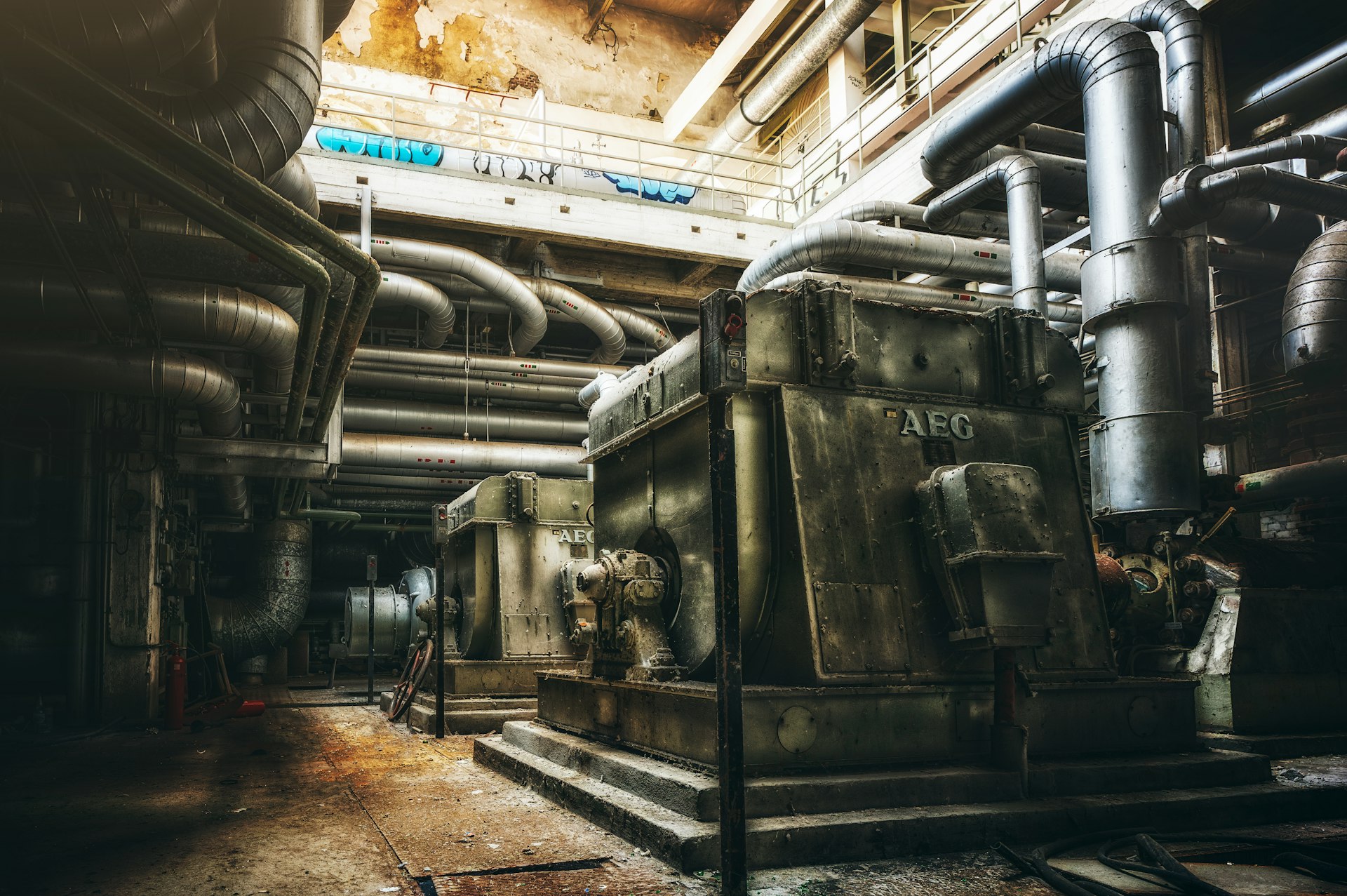 Industrial plant with mechanical pipework and building services